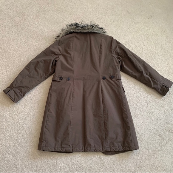 Crossing Point Coat with Removable Faux Fur Collar - Picture 4 of 9